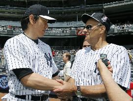 Matsui, ex-Yankees manager Torre at Old-Timers' Day