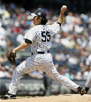 Matsui pitches in Old-Timers' Day friendly game