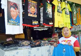 Suharto T-shirts sold in Indonesia