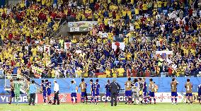 Japan crash out of World Cup after 4-1 hammering by Colombia