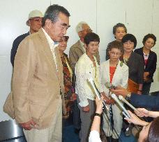 9 Japanese leave for N. Korea to visit kin's graves