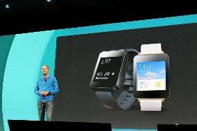 Google unveils smartwatch