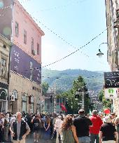Visitors flock to assassination site in Sarajevo