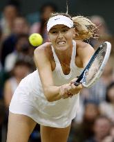 Sharapova breezes past American at Wimbledon