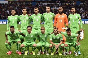 Germany defeat Algeria 2-1