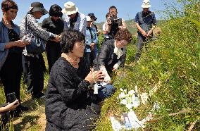 Japanese group visits burial site in N. Korea