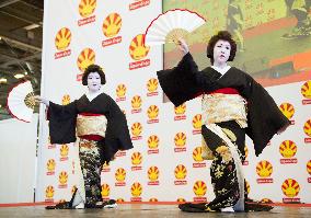 Tokyo 'geisha' girls dance during Japan Expo 2014