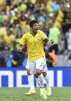 Brazil beat Colombia 2-1 in World Cup quarterfinal match