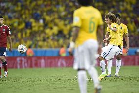Brazil beat Colombia 2-1 in World Cup quarterfinal match