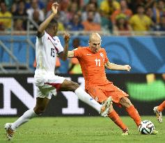 Netherlands beat Costa Rica to advance to World Cup semifinals