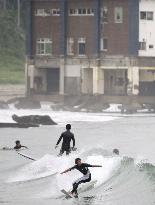 Surfing competition held in tsunami-hit Japan area