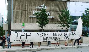 Canadian civic group protests secrecy of TPP talks