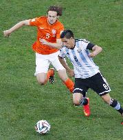 Argentina down Dutch in shootout to reach World Cup final