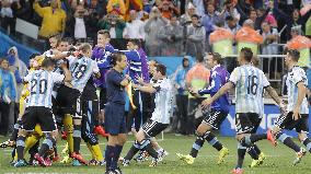 Argentina down Dutch in shootout to reach World Cup final