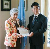 Kawasaki mayor delivers letter from Megumi Yokota's parents