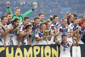 Germany beat Argentina to win World Cup