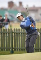 Matsuyama practices approach shot for British Open