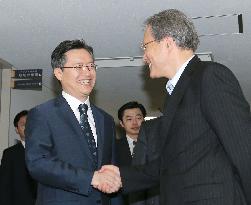 Japan, S. Korea vow cooperation on N. Korea nuclear programs