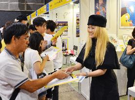 Woman in Maetel costume introduces Galaxy Express 999
