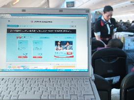 JAL's in-flight Wi-Fi service