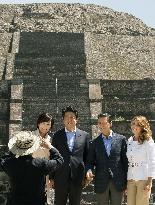 Japan PM visits Teotihuacan site with Mexico president