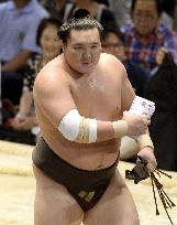 Hakuho claims 30th career championship