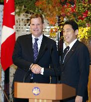 Japan's FM Kishida meets with Canadian FM Baird