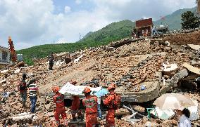 China quake death toll tops 400 amid ongoing rescue efforts