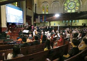 Gathering held at N.Y. church to pray for world peace