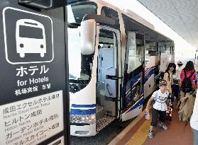Hotels near Narita offer early-hour bus service