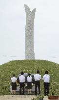 Cenotaph as high as tsunami built in northern Japan
