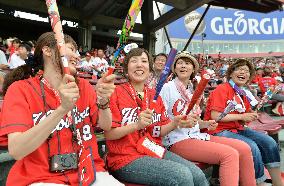 Japanese professional baseball clubs luring female fans