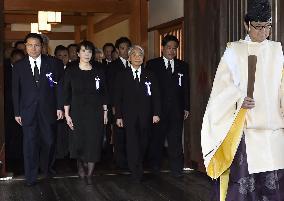 Bipartisan lawmakers visit Yasukuni