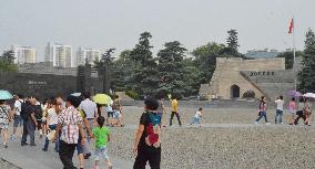 People visit Nanjing Massacre Memorial Hall