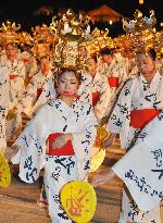 1,000 women dance in Kumamoto festival
