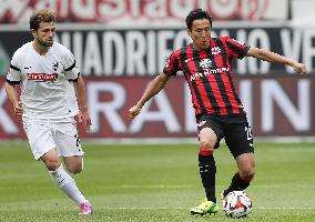 Frankfurt's Hasebe contributes to 1-0 win