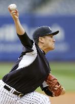 Yankees hurler Tanaka throws 35 test pitches