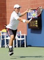 Nishikori advances in straight sets to U.S. Open 2nd round