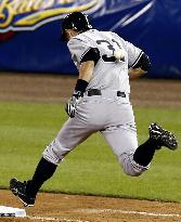 N.Y. Yankee Ichiro hit by ball