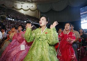 N. Korean women amazed at pro wrestling in Pyongyang