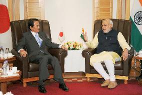 Indian PM Modi meets with Aso