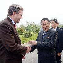 N. Korea's key diplomat leaves for Europe