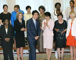 Abe invites female foreign envoys to luncheon