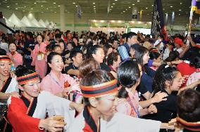People dance together at Japan-S. Korea exchange event