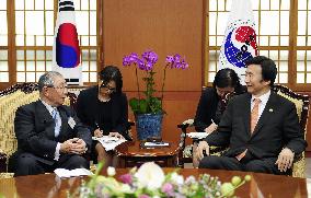 S. Korean FM hopes to see improved ties with Japan