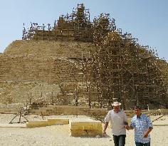 Egypt resumes restoration of oldest pyramid