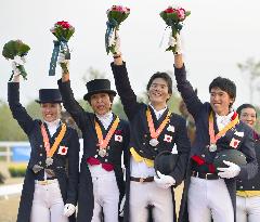 Japan's dressage team wins silver medal