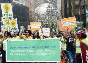 Large-scale march staged ahead of U.N. climate summit