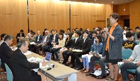 Tokyo Olympics organizers, students compare notes