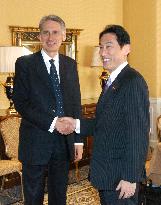 Kishida meets with British Foreign Secretary Hammond